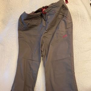 Iguana Med Scrub Pants grey with pink accents